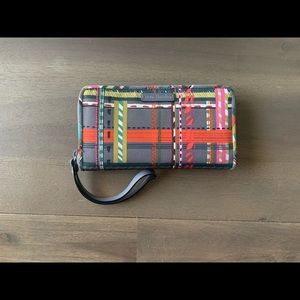 Vera Bradley Zip around wristlet wallet like new